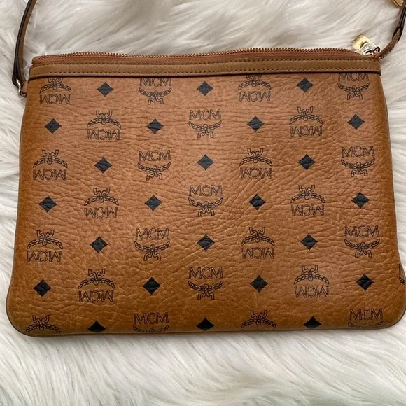 MCM Brown Monogram shoulder Bag - Picture 3 of 14